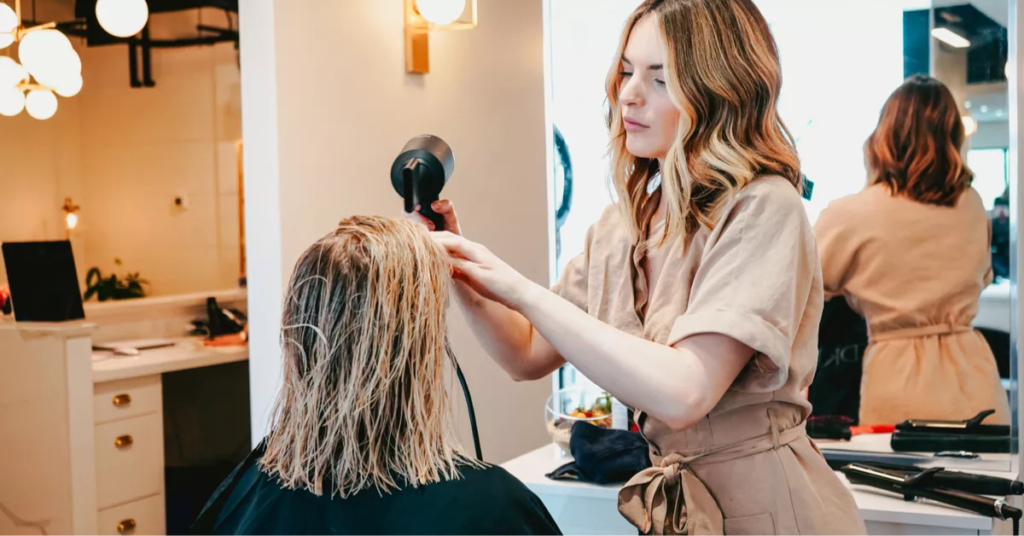 Tips Before Visiting a Hair Colour Salon
